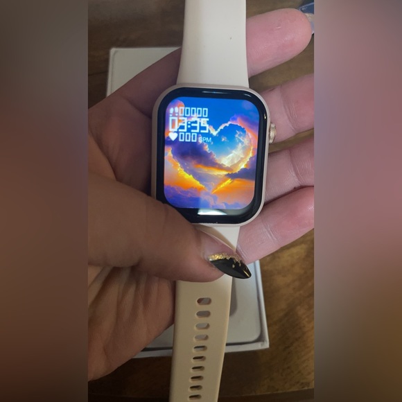 Pink smart watch - Picture 3 of 11